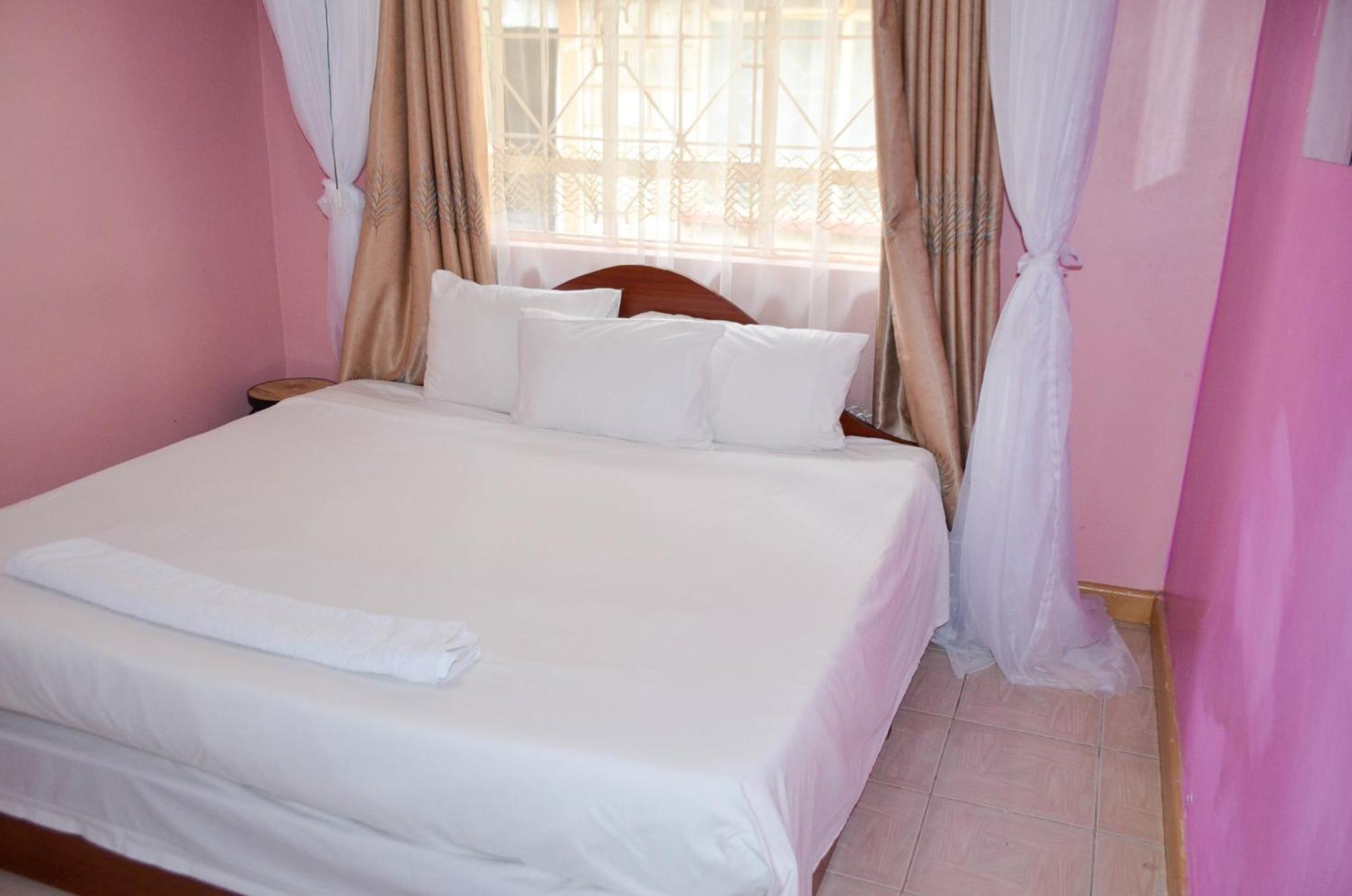 Salient Guest House Элдорет Экстерьер фото